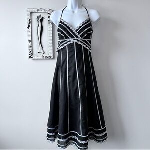 White House Black Market Halter Cotton Feminine White Lace Trim Dress Size 4